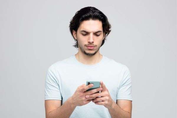 Can You Still Earn Online With a “Dumb Phone?”